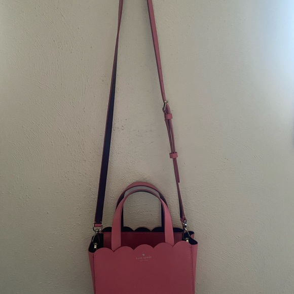 Kate Spade pink scalloped crossbody purse - Picture 5 of 5
